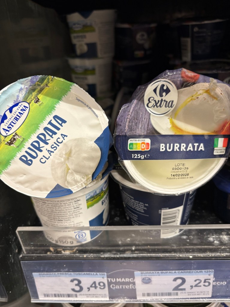 burrate industriali in un supermercato spagnolo